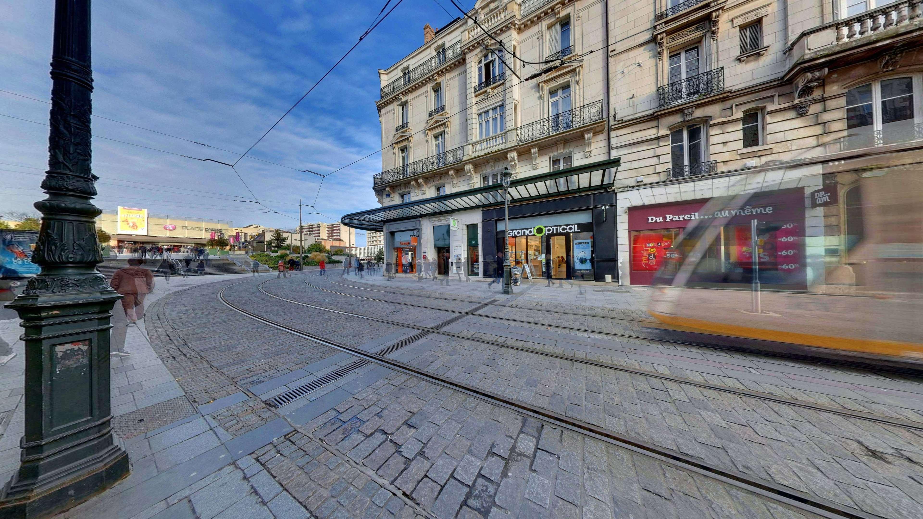 Отель Campanile Orleans Centre Gare Экстерьер фото