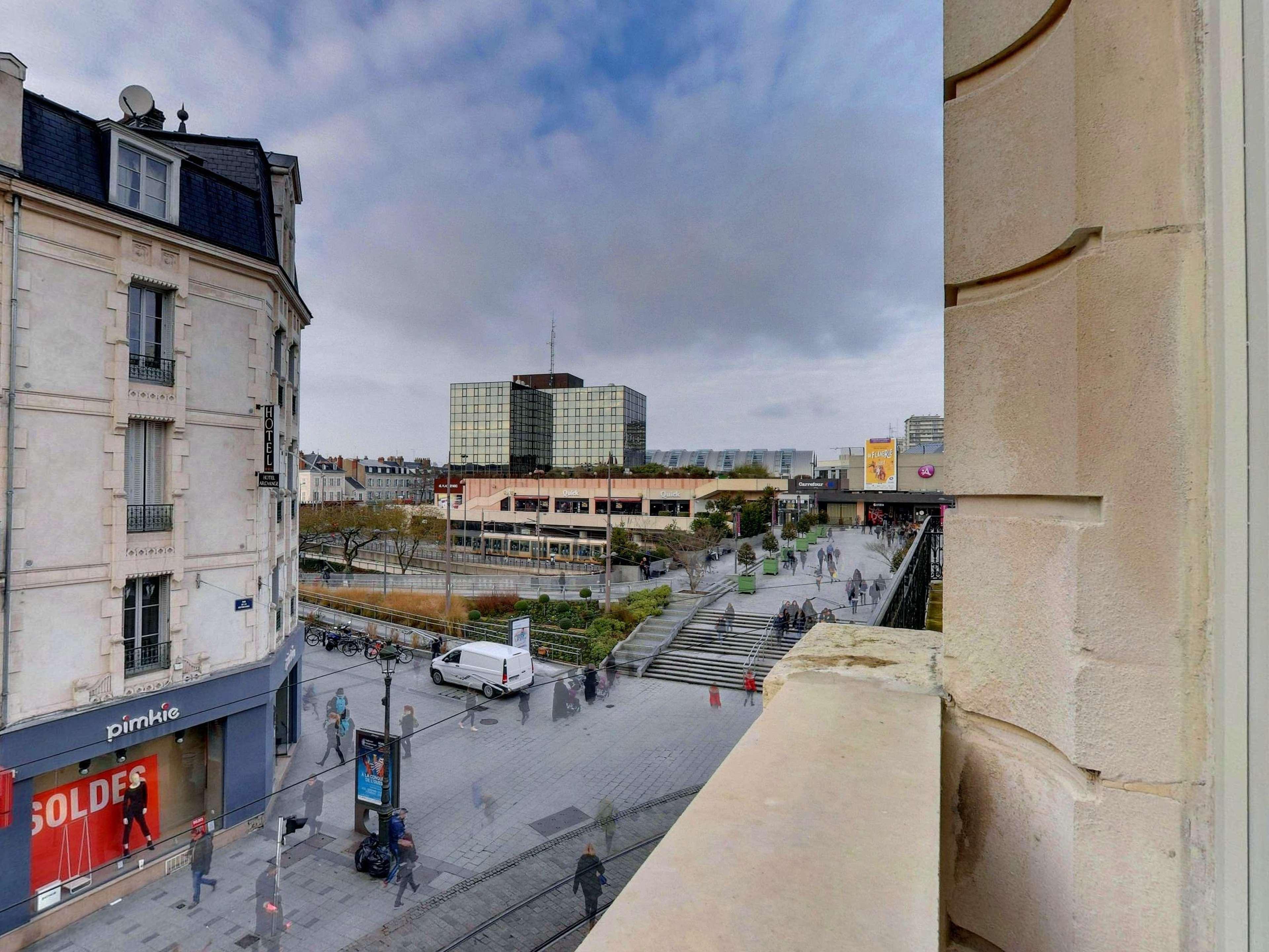 Отель Campanile Orleans Centre Gare Экстерьер фото